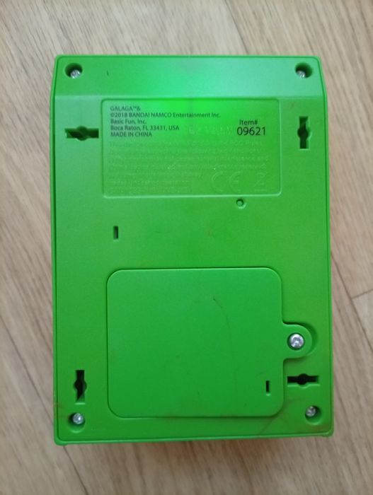 Портативная мини-аркадная игра Bandai Namco Classic Galaga 2018