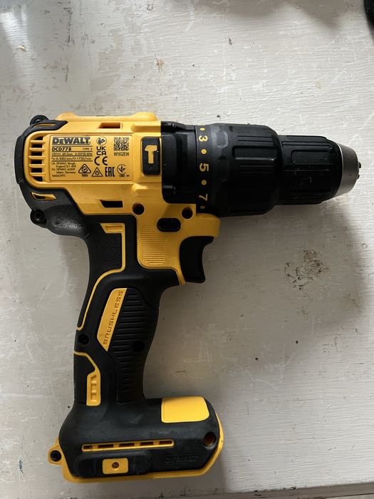 Aparafusadora Dewalt 18V XR Brushless
