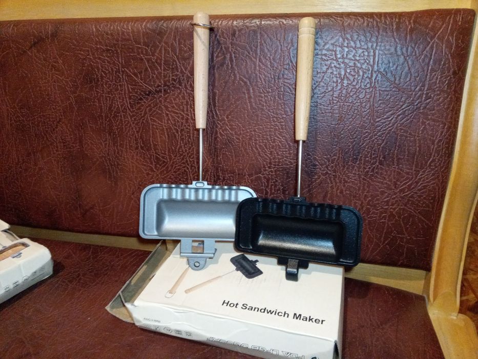 Тостер бутербродниця з тефлоновим покриттям на плиту