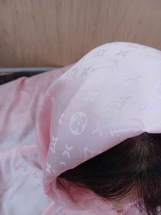 Палантины и платки Louis Vuitton щелк 100%