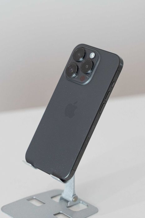 Iphone 15 Pro com Fatura e Garantia (Rádio Popular)