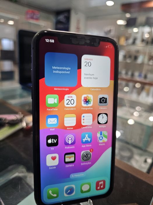 IPhone 11 64GB,,