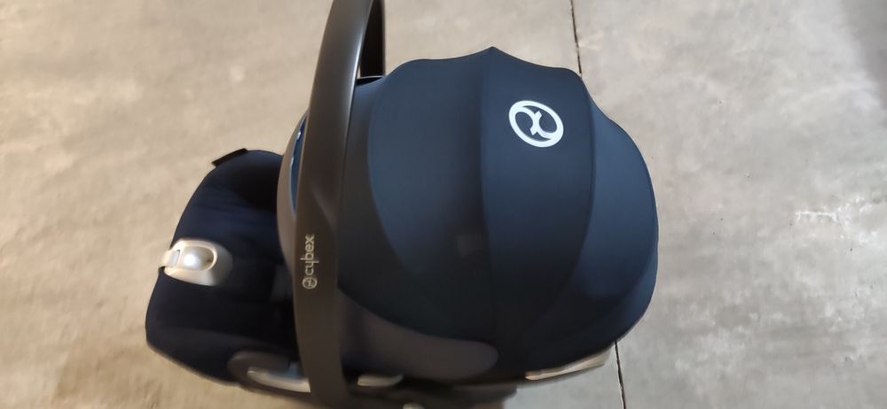 Ovo com base isofix 360 Cybex Cloud Z azul