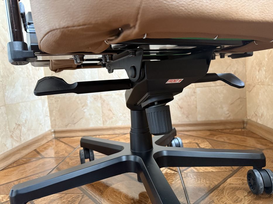 Геймерське крісло Anda Seat Kaiser 3 L (Bentley Brown)