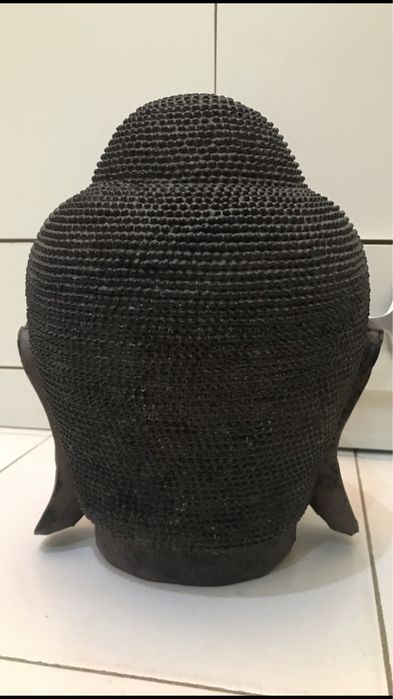 Busto Buda castanho muito escuro