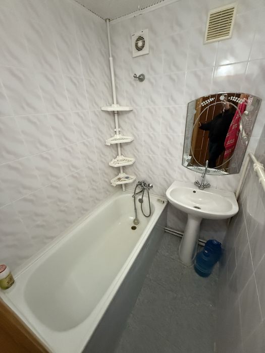 Продаєтья квартира  з діючим камином в центрі смт. Міжгірʼі