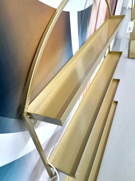 Estante Dourada de Beleza e Estética Nova