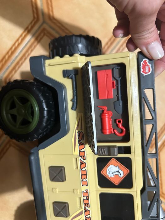 Camião Safari de 35cm com luzes e sons