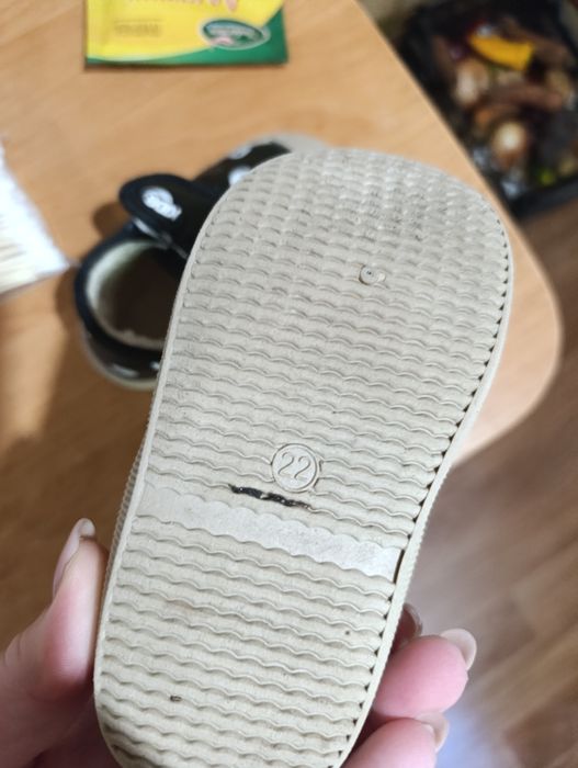 Продам детские ботинки теплые в хорошем состояние