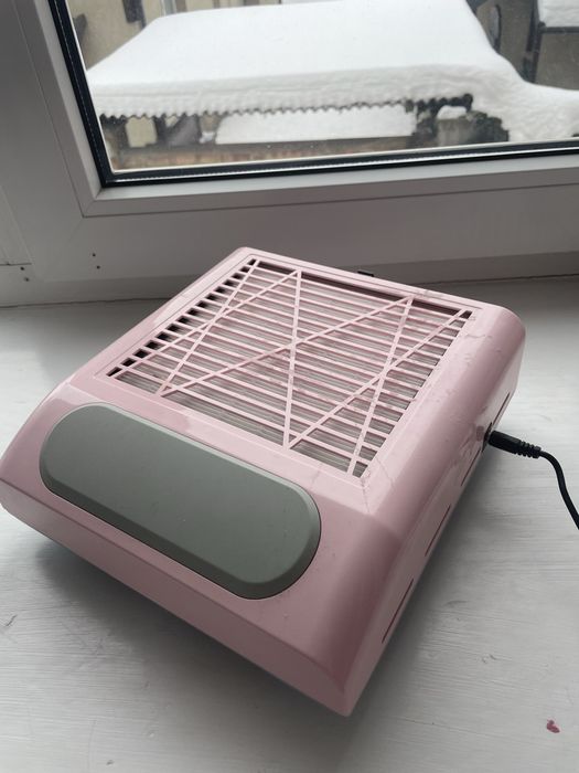 Витяжка для манікюру