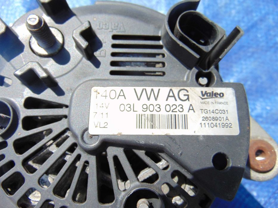 VW TOURAN 2.0 TDI Alternator VALEO Oryginał Opolskie Części