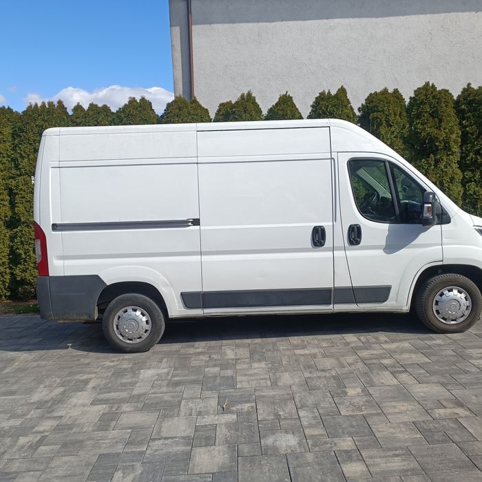 Uslugi transportowe / przeprowadzki / bus dostawczy Ikea Castorama Obi