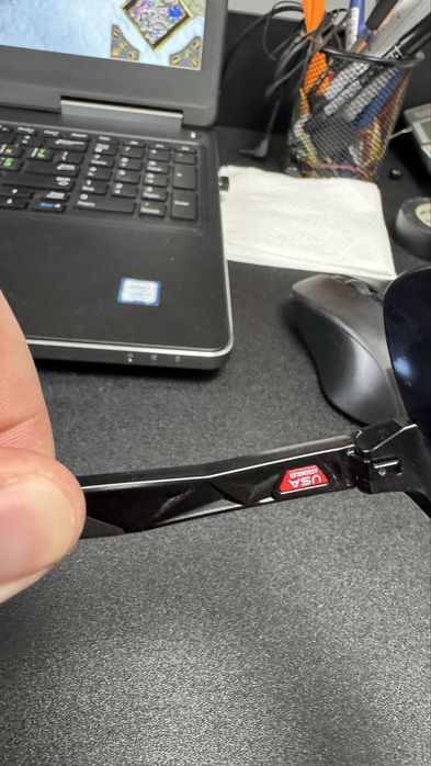 OAKLEY sutro light