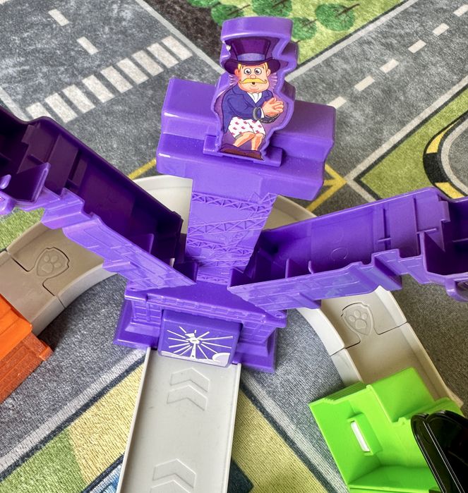 Zestaw uratujmy miasto + 4 autka