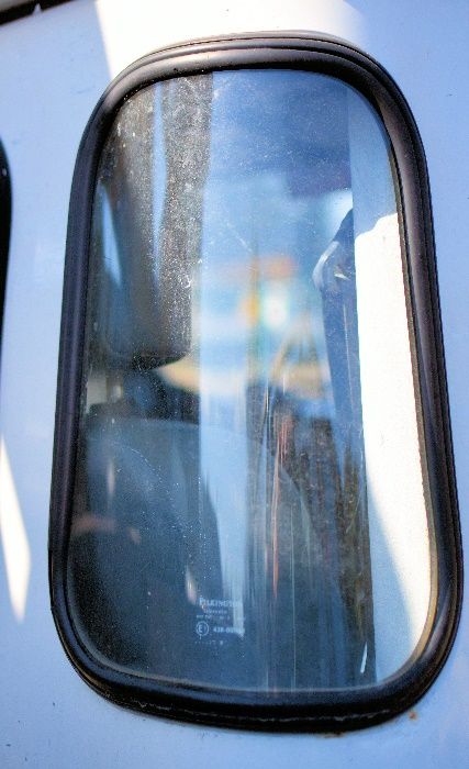 Szyba Karoseryjna nadstawki Land Rover Defender