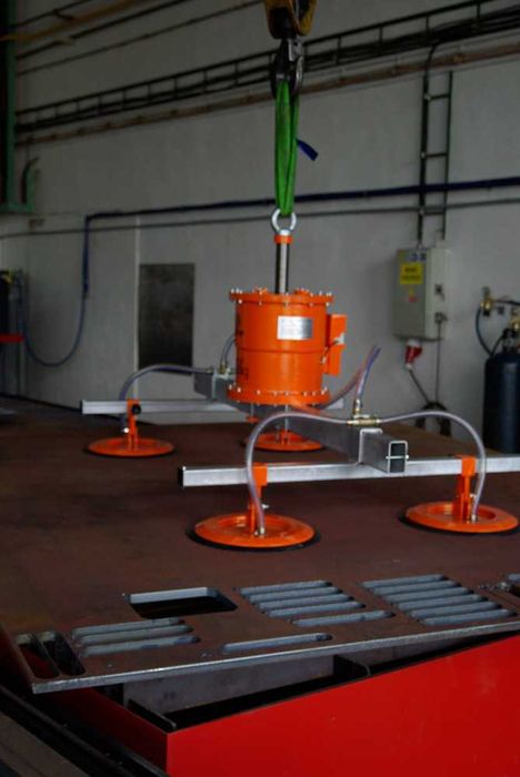 Próżniowy samozasysający manipulator