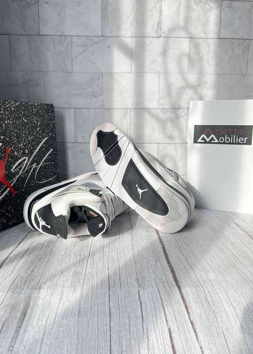 Jordan 4 39 Zupełnie nowy i nieotwarty