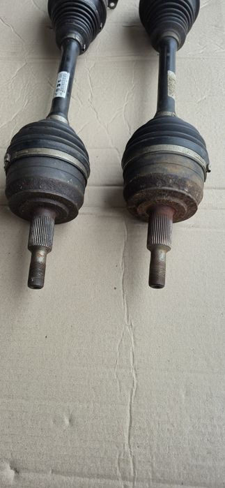 Піввісь VW T5 2.5 полуось привід вал шрус 7H0407271  7H0407272