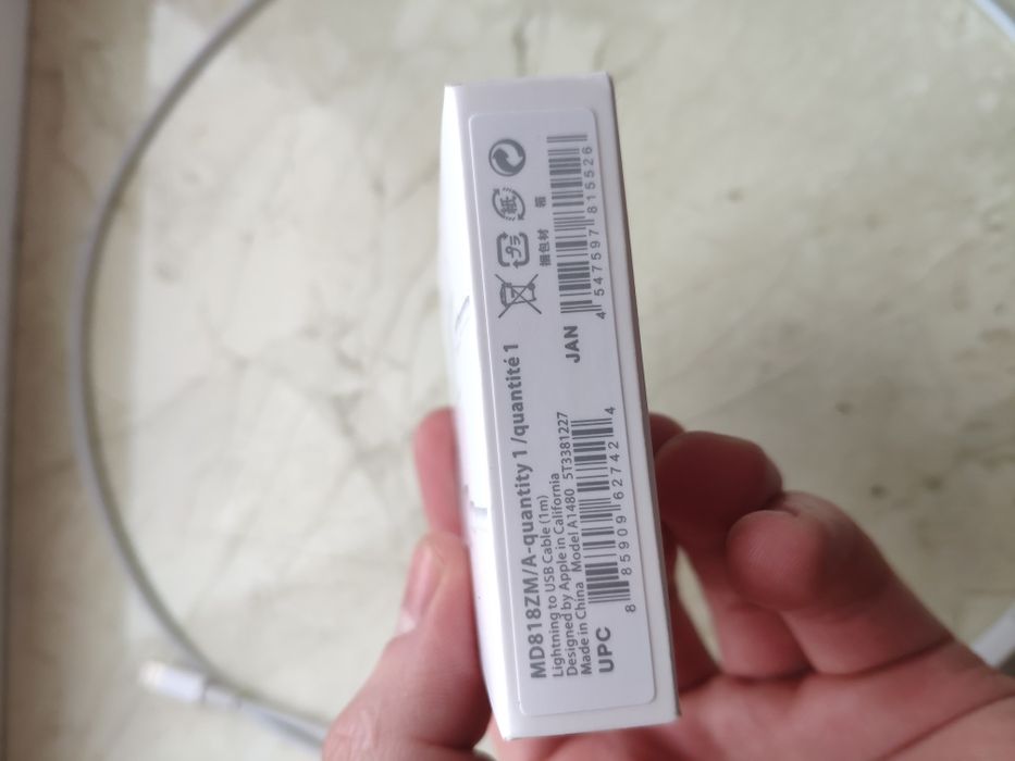 Оригинальный USB кабель Lightning для iPhone и iPad