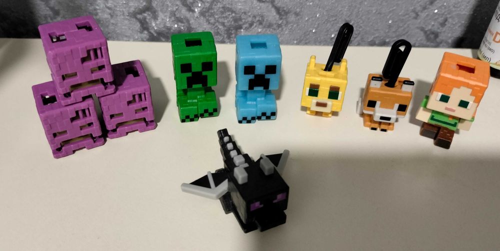 Фігурки Кіндер майкрафт