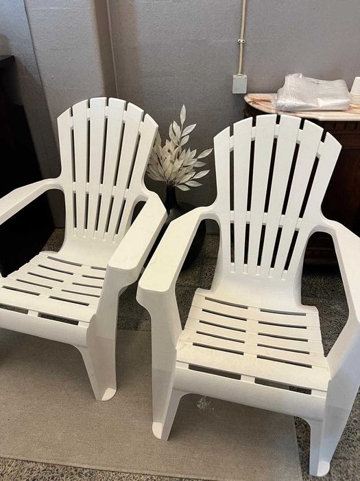 Cadeiras de plástico