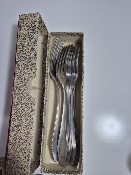 Faqueiro Perenal, conjunto de colheres, garfos e facas