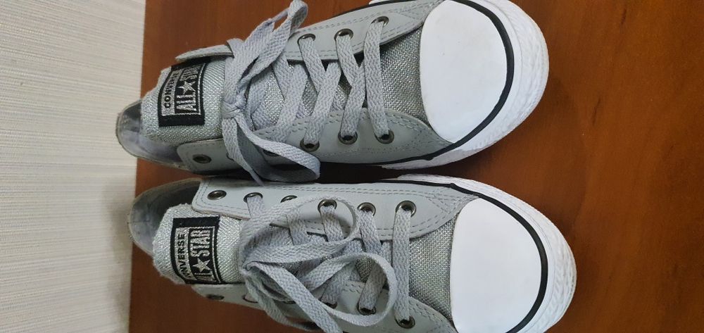 Жінлчі кеди Converse Chuck Taylor Leather and Shine  37.5