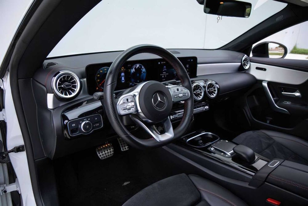 Mercedes-Benz CLA 250      2022