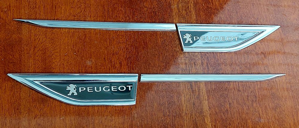 Наклейка боковая автомобиля peugeot