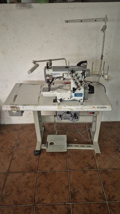 Máquina de Recobrimento Kingtex CT6500-0-56M com Calcador de Bainhas