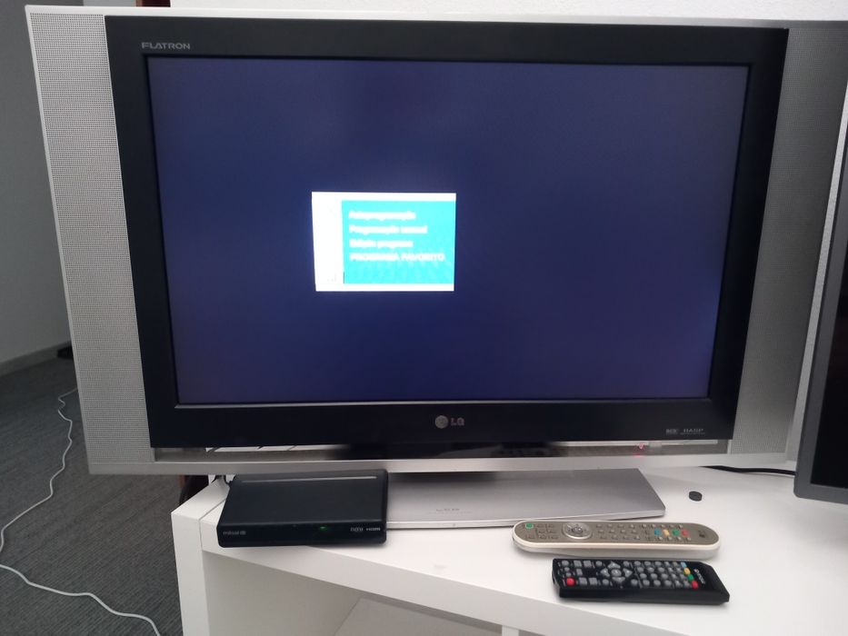 TV LCD marca LG 25" + aparelho TDT