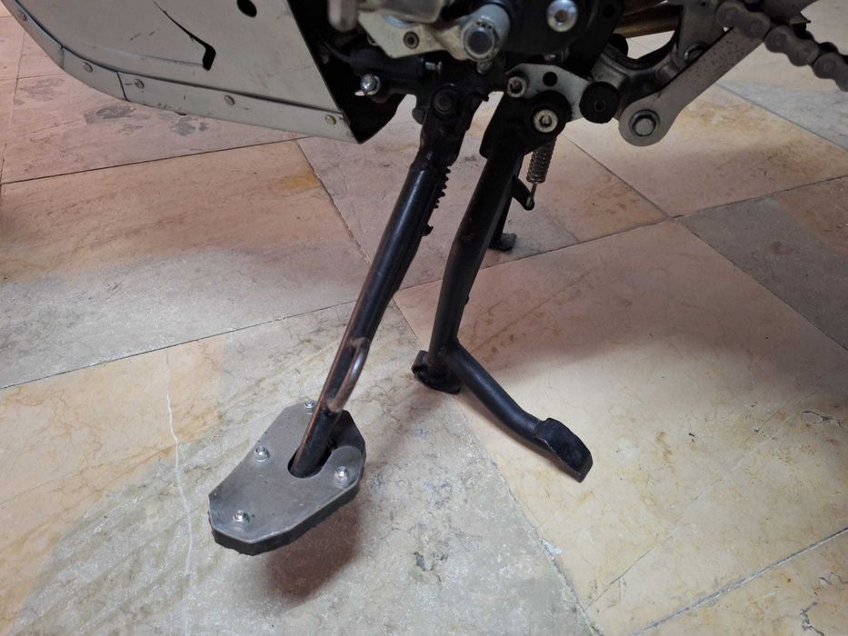 Suzuki VStrom 650XA com muitos extras