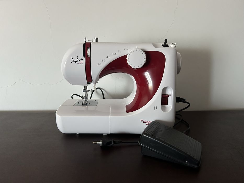 Máquina de Costura Jata Génesis 695