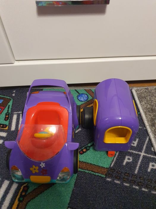 Sprzedam interaktywne autko z przyczepą