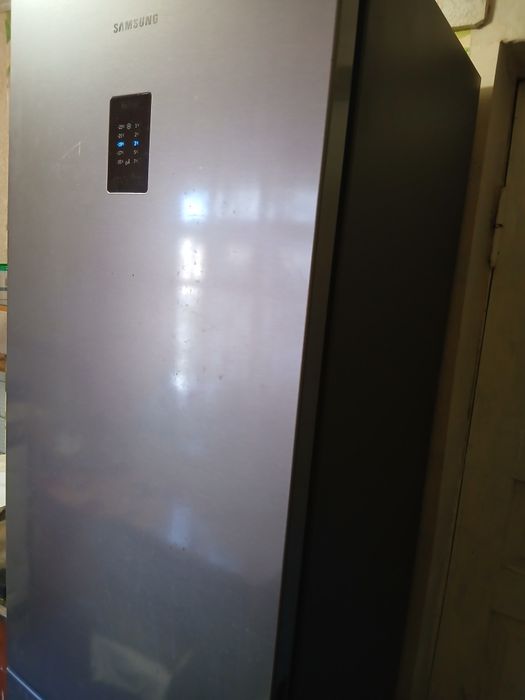 Продам холодильник SAMSUNG.