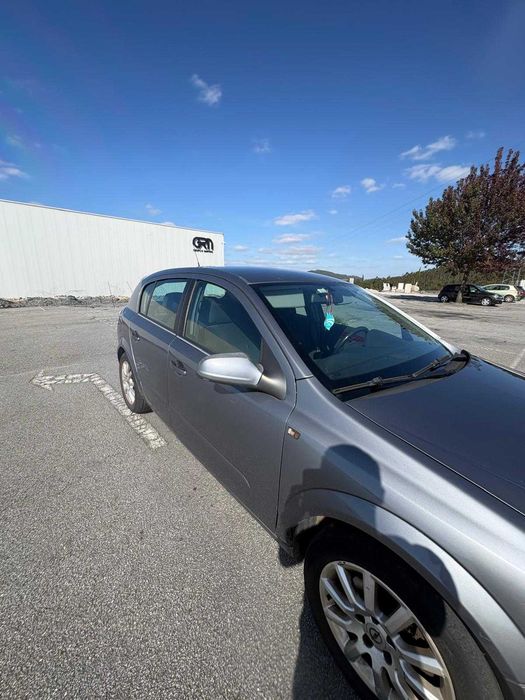 Opel astra 1.3 cdti 90 cv — photo 4