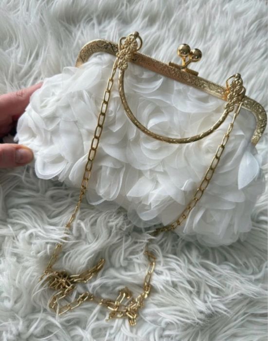 Biala elegancka torebka kopertówka kwiaty 3D