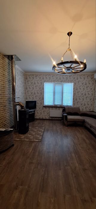 Продается новый дом с террасой \ возле . воды \.