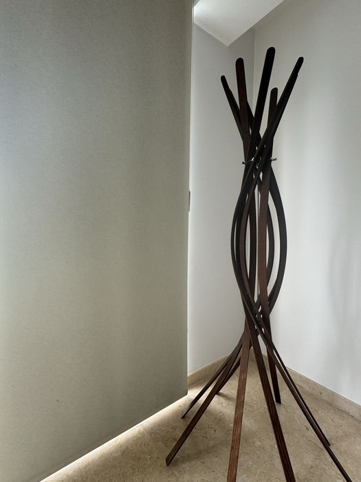 Cabide design, original, em madeira