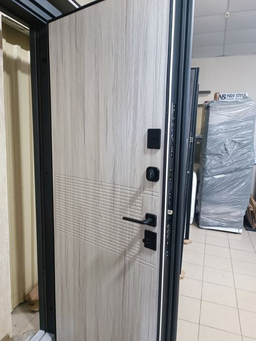 Двері вхідні металеві
