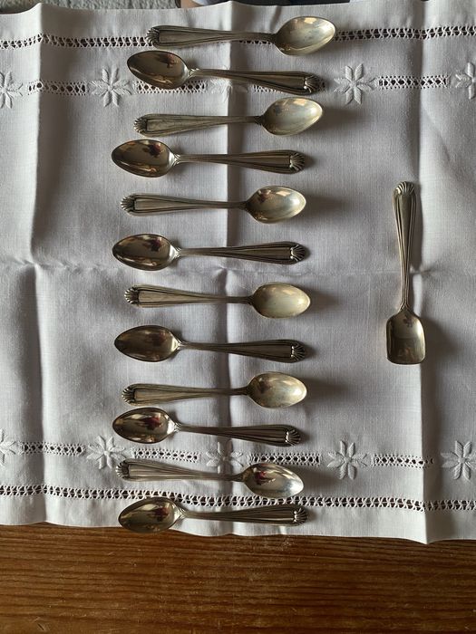 Conjunto de colheres de chá de em prata portuguesa (13 peças)