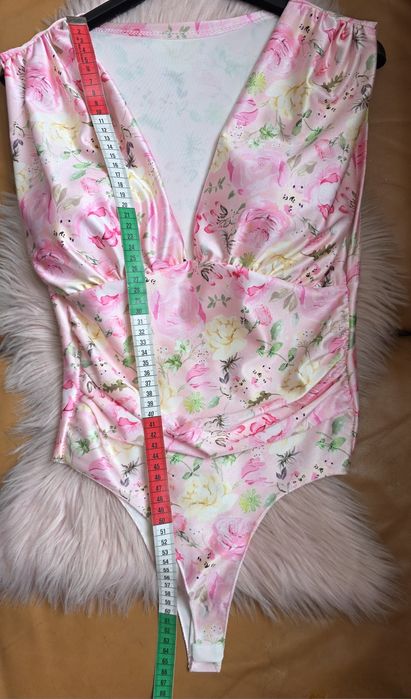 Sprzedam body w kwiaty. Nowe