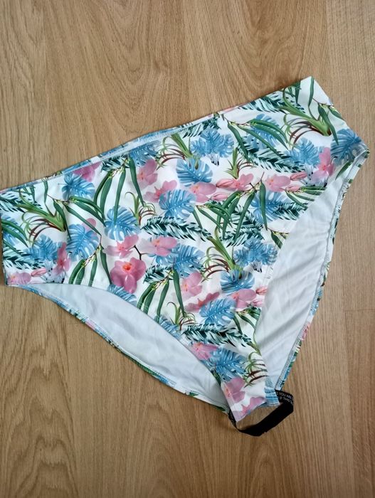 Низ від купальника на 54-56розмір.