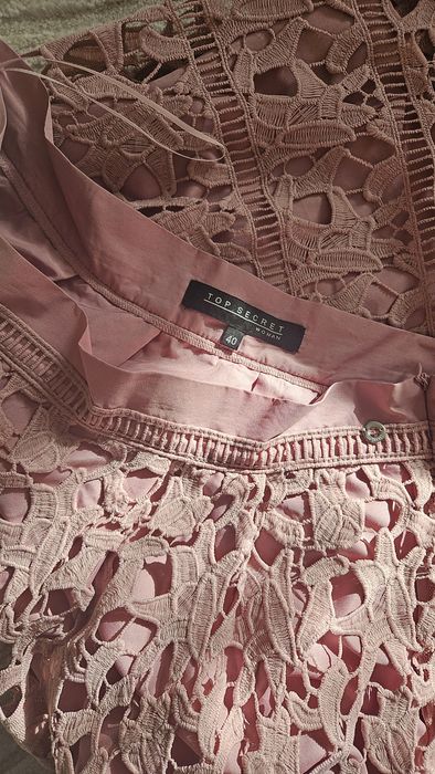 Różowa ażurowa spódnica Top Secret, r. 40