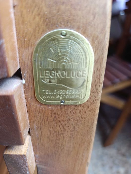 Mesa em madeira e 4 cadeiras