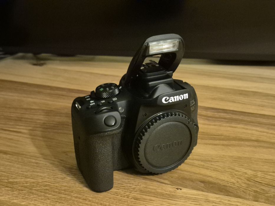 Canon EOS 850D body
