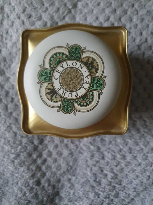 Puszka po herbacie Dilmah