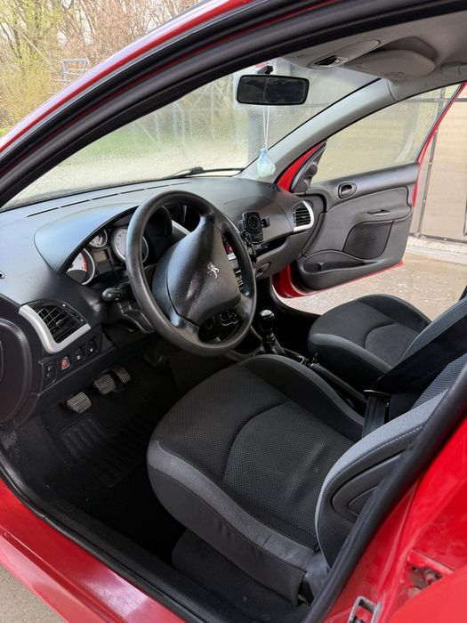 Продається Пежо 206