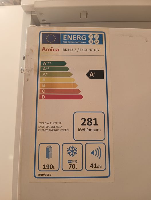 Lodówka z zamrażarką w zabudowie. Amica.