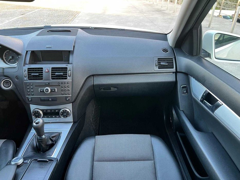 Mercedes-Benz C220 (LER DESCRIÇÃO)